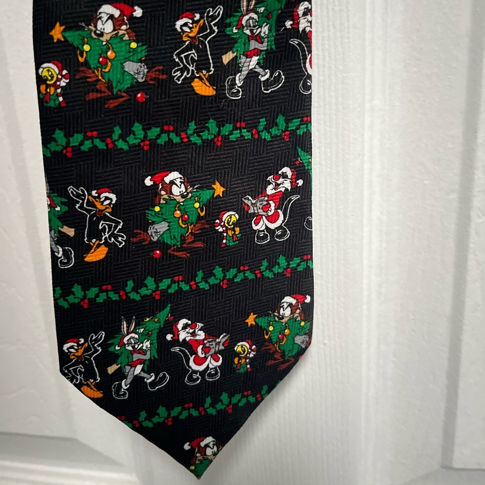 Looney Tunes Christmas Men's Tie Necktie Tweety Bugs Bunny Taz